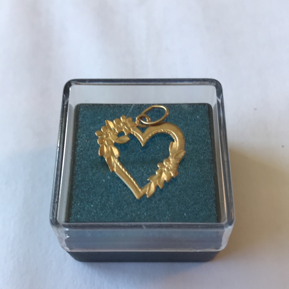 14k heart pendant